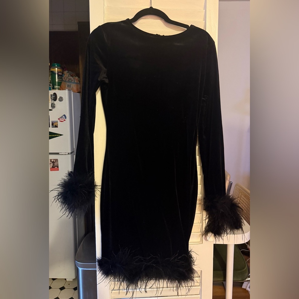 Elegant Black Velvet Dress with Feather Cuffs & Trim